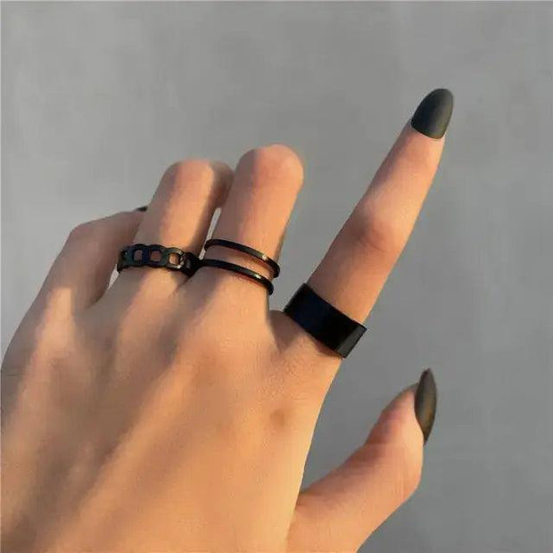 A Timeless Symbol of Romance & Elegance - Wear Your Love Boldly with the Heart Black Rings Set