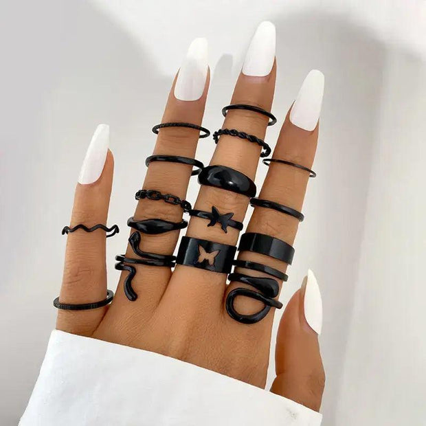 A Timeless Symbol of Romance & Elegance - Wear Your Love Boldly with the Heart Black Rings Set