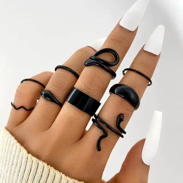 A Timeless Symbol of Romance & Elegance - Wear Your Love Boldly with the Heart Black Rings Set